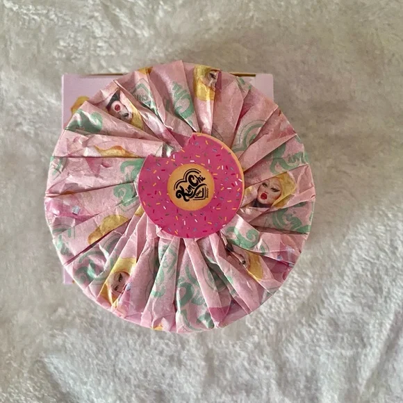 Kim Chi Chic Puff Pass Makeup Set and Bake Powder - New with Box/Sealed - Picture 4 of 6